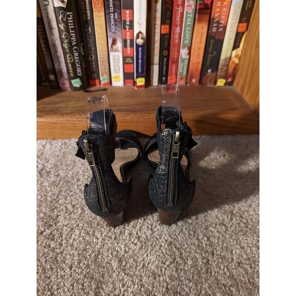 Ugg black and gold leather back zip side buckle wedge sandals sz 5.5 - Picture 3 of 6